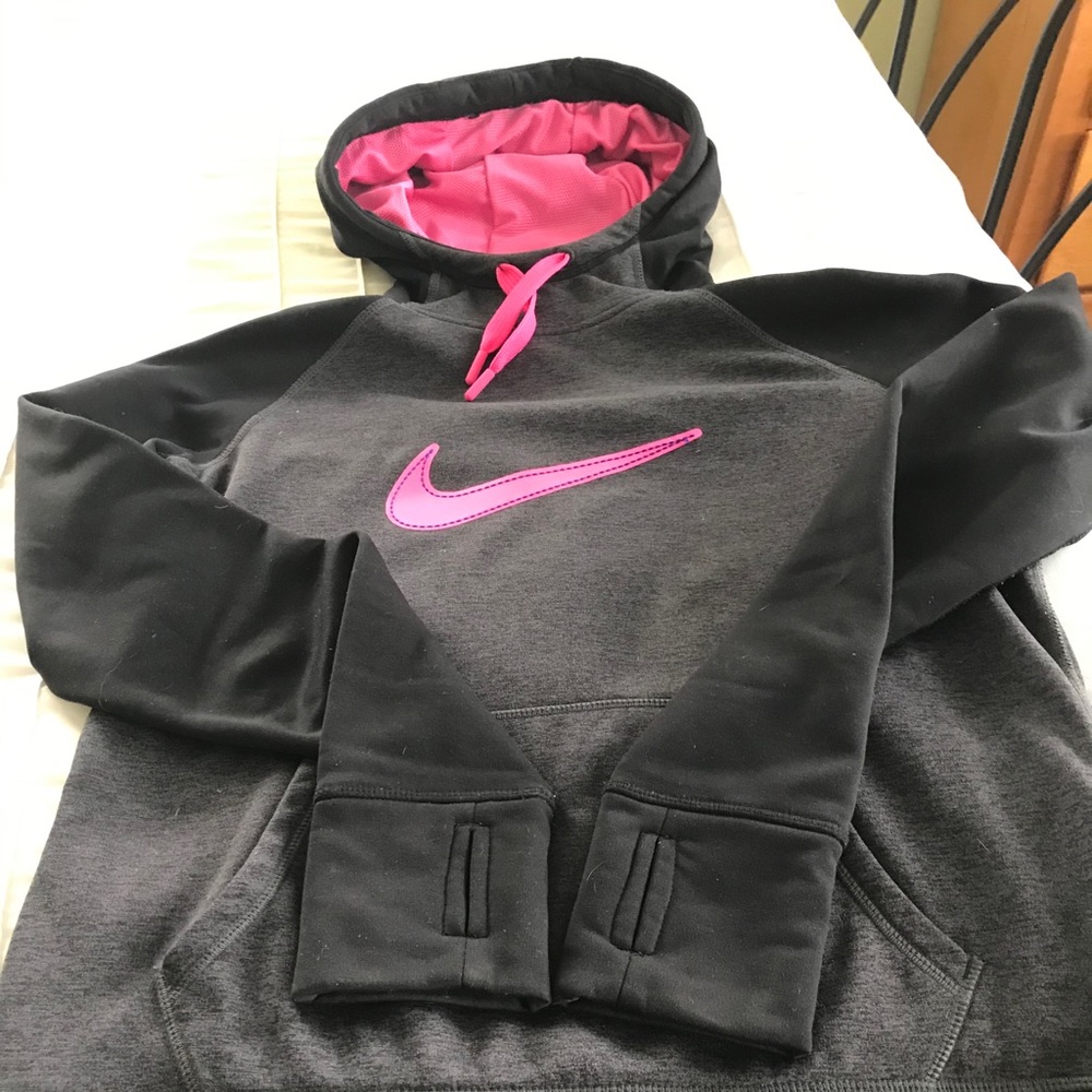Nike Hyperwarm Hoddie